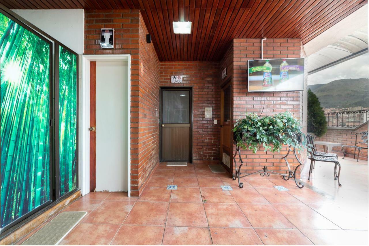 Ayenda 1235 Botero Hotel Меделин Екстериор снимка