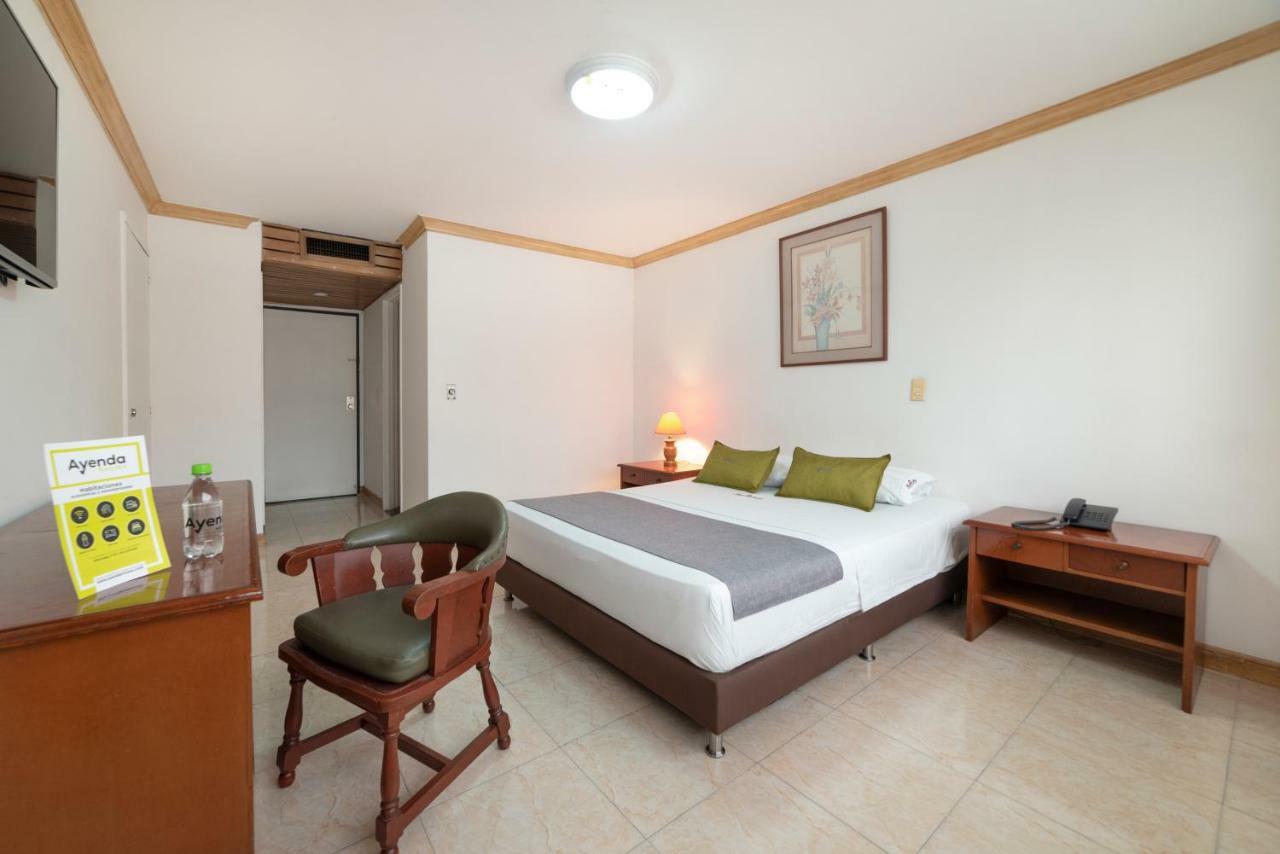 Ayenda 1235 Botero Hotel Меделин Екстериор снимка