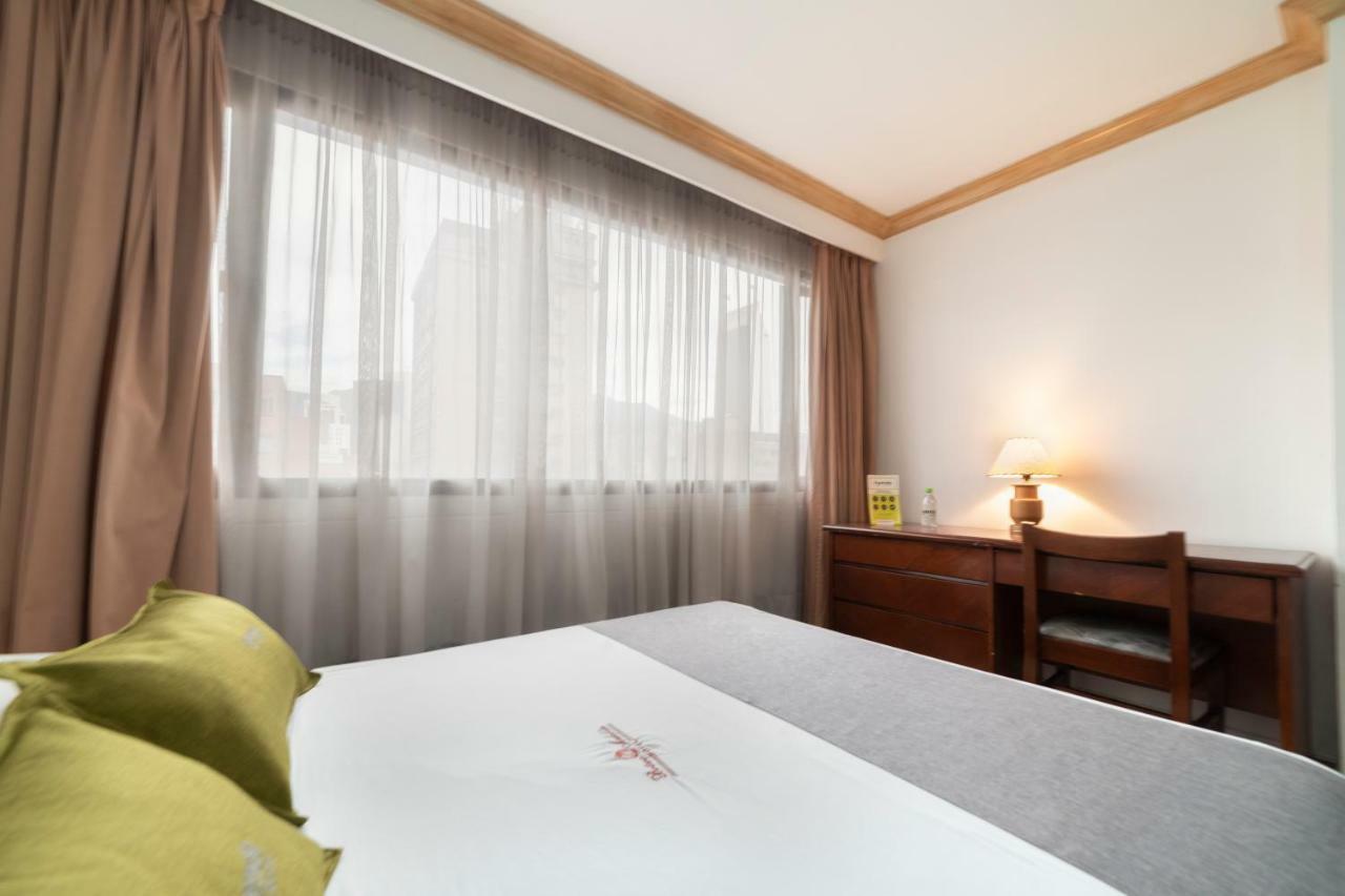Ayenda 1235 Botero Hotel Меделин Екстериор снимка