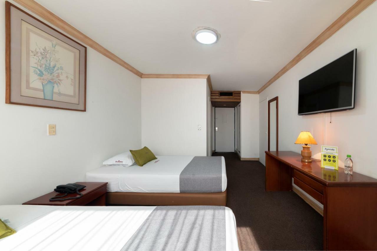 Ayenda 1235 Botero Hotel Меделин Екстериор снимка