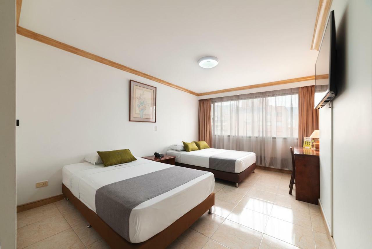 Ayenda 1235 Botero Hotel Меделин Екстериор снимка