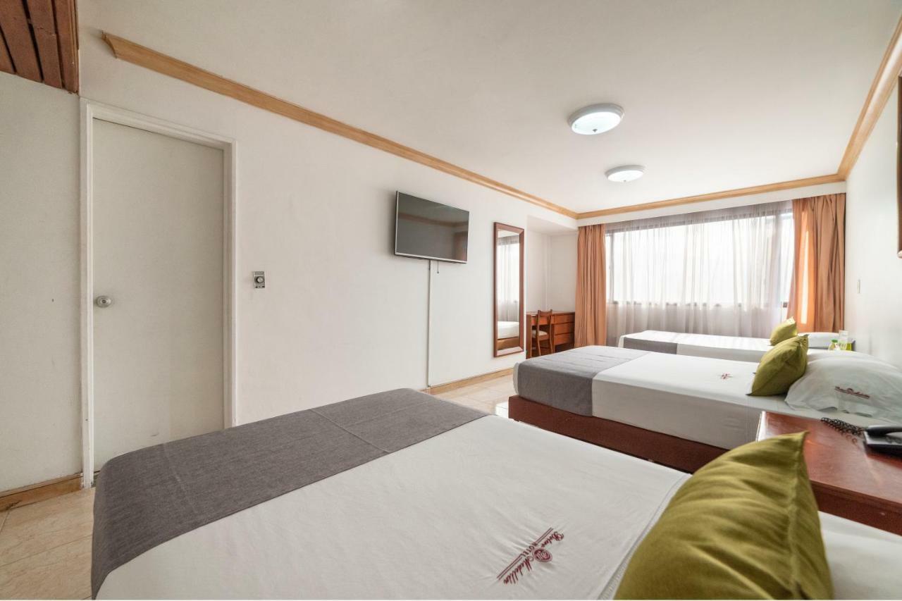 Ayenda 1235 Botero Hotel Меделин Екстериор снимка