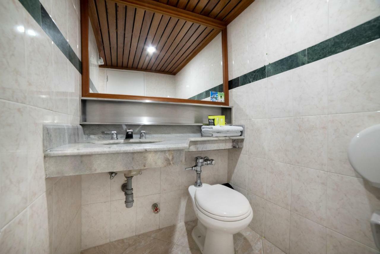 Ayenda 1235 Botero Hotel Меделин Екстериор снимка